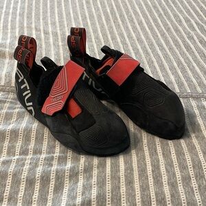 La Sportiva Theory 35.5